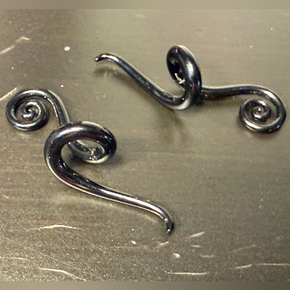 Black 8g Drop Spiral Curl Earrings - Picture 2 of 3